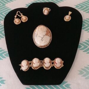 Cameo 14kt Gold Set